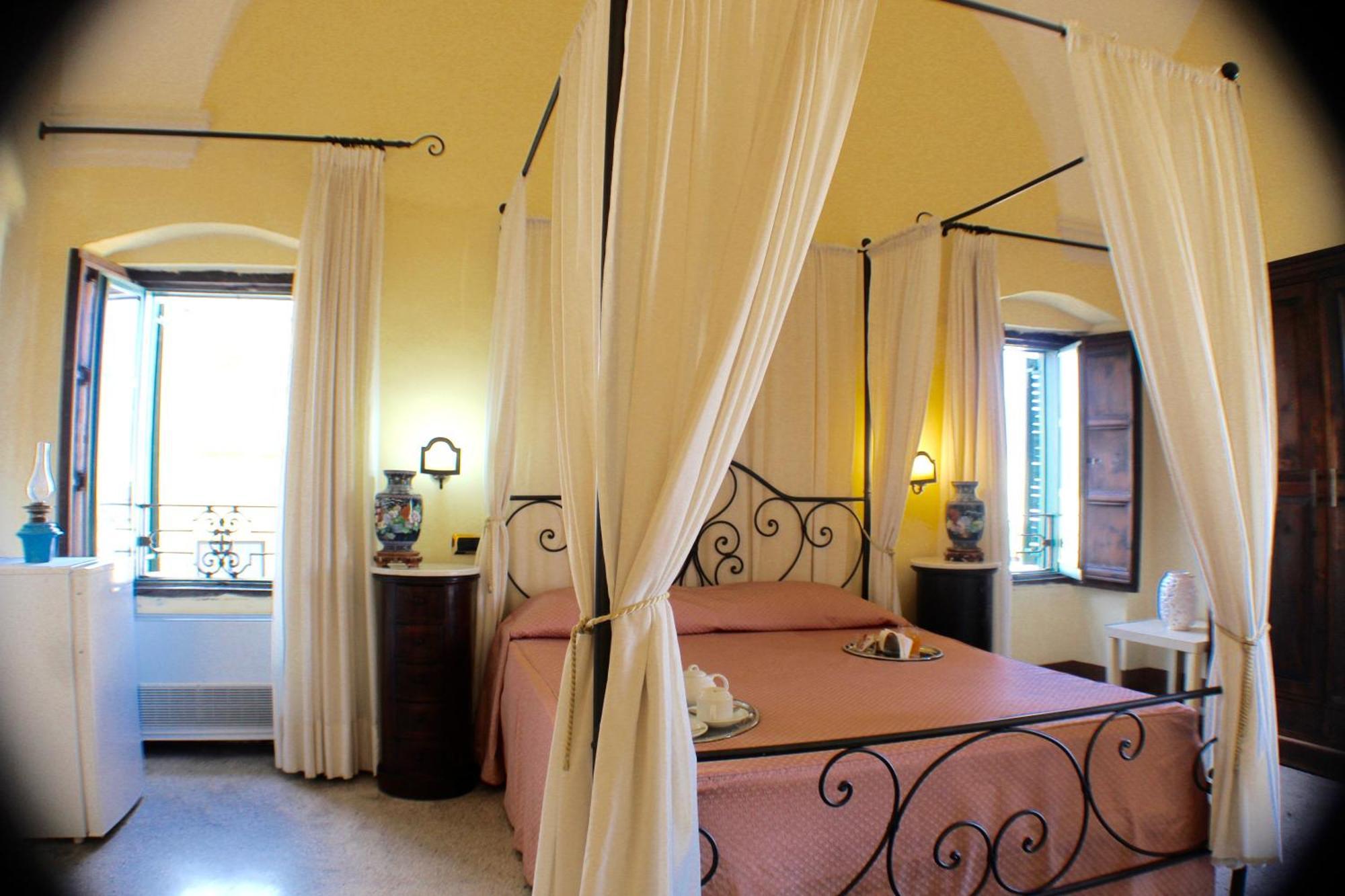 Bed and Breakfast Palazzo Senape De Pace Gallipoli Exterior foto